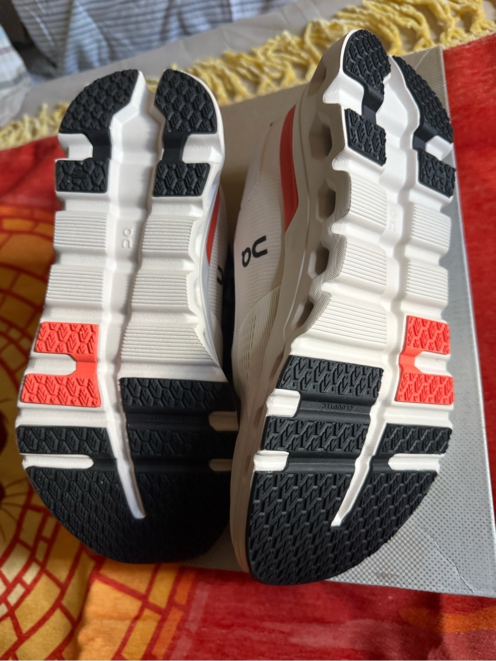 ON Cloudrunner 2 Running Shoes - Picture 3 of 6